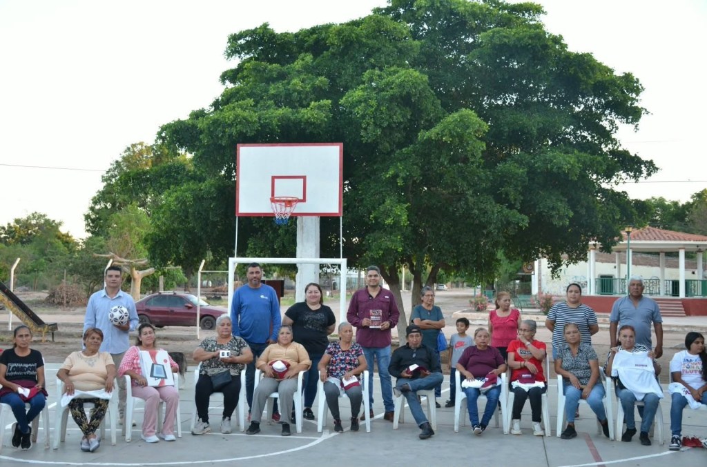 tarde platicando y compartiendo con mis amigas y amigos de Altos de Jecopaco